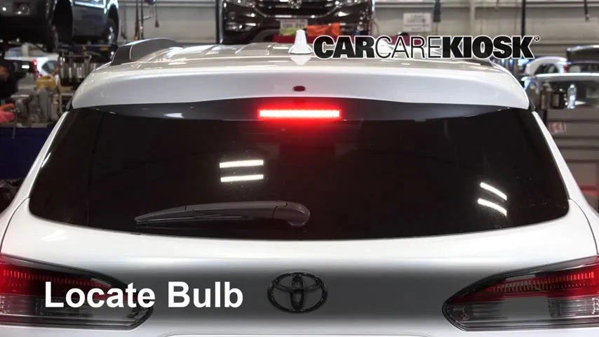 2022 Toyota Corolla Cross LE 2.0L 4 Cyl. Éclairage Feu de freinage central (remplacer l'ampoule)